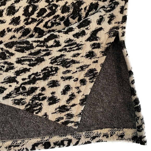 Chicos Animal Print Sweatshirt Blouse Size 2 (L/12) - Picture 3 of 9